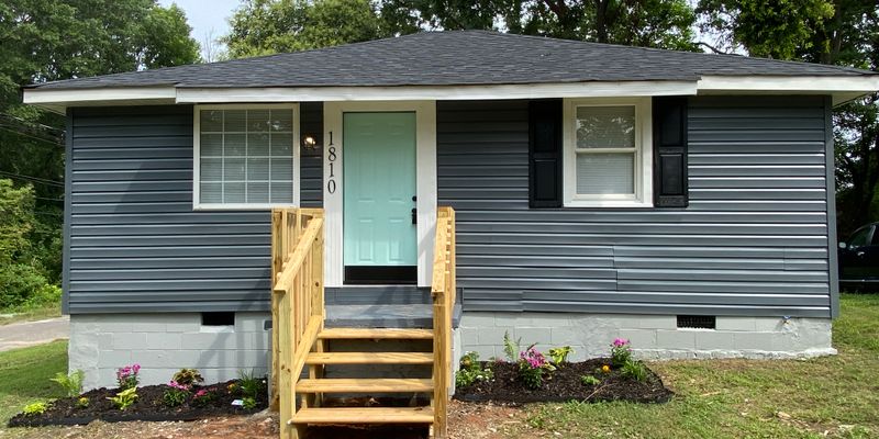 Gastonia House: 1810 Hemlock Ave