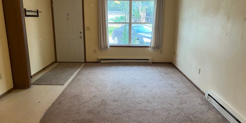 Grandview Apartment: 338 Cemetery Ln