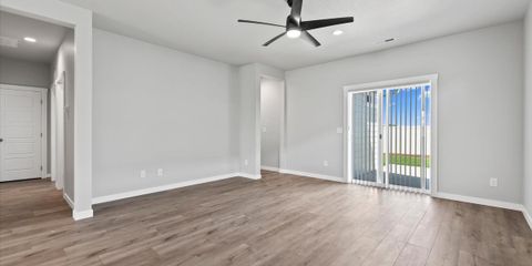 05-Living Room.jpg