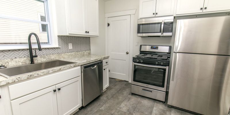 Kent House: 347 High St