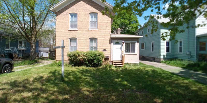 Lansing Apartment: 128 West Willow Street