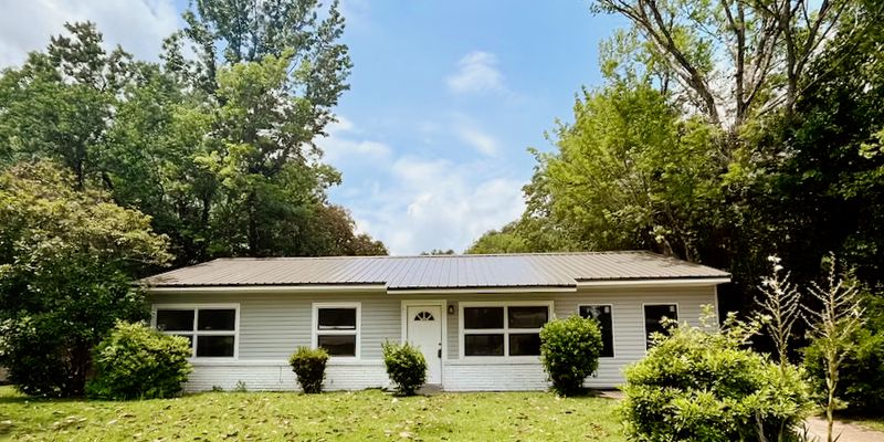 Columbus House: 147 Beech St