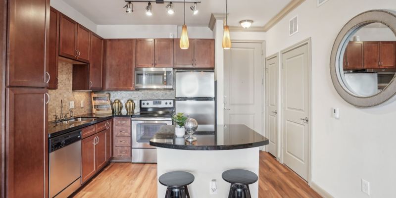 Houston Apartment: 6524 San Felipe St