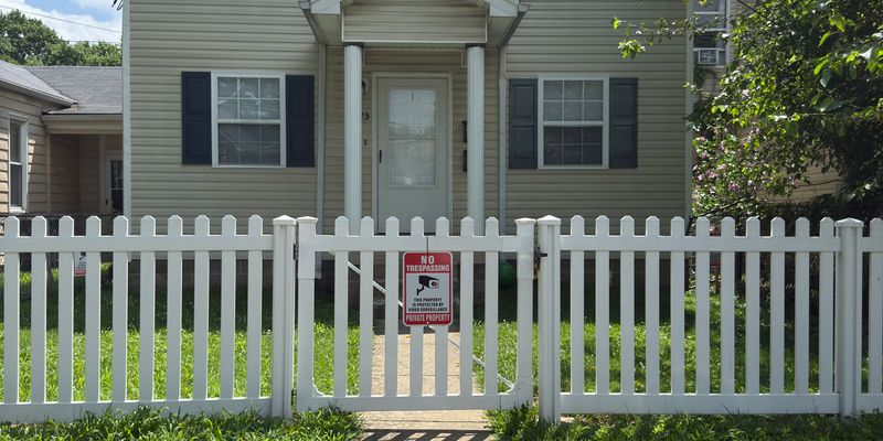 Louisville Apartment: 2815 S 6th St