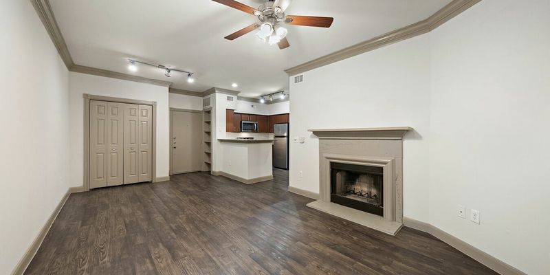 Houston Apartment: 8882 Westheimer Rd