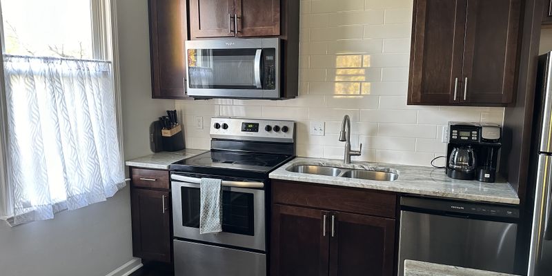 Detroit Condo: 222 Harper Ave