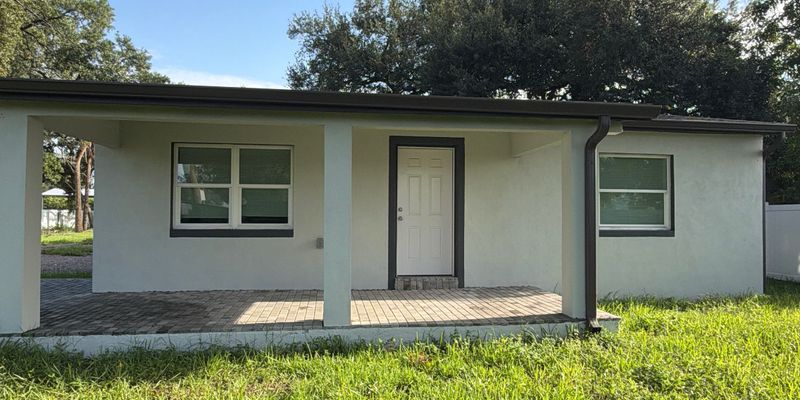 Tampa House: 4902 El Camino Blanco Blvd