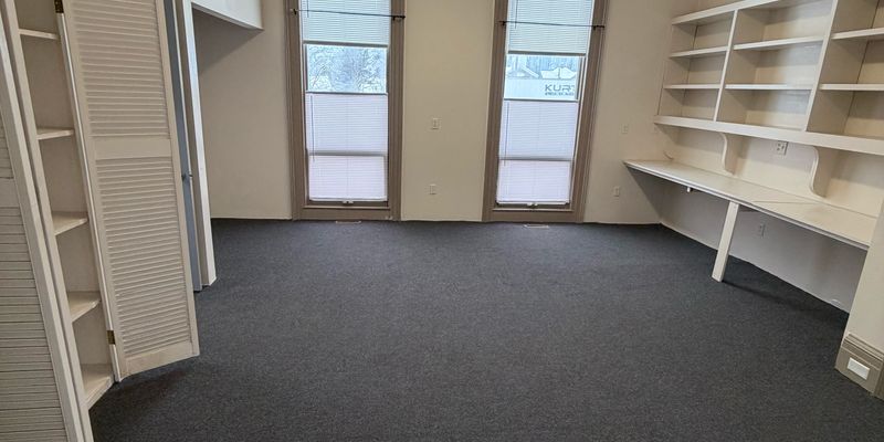 Vernon Apartment: 5224 W Seneca St