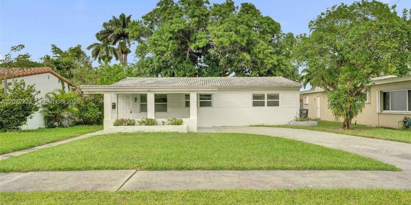 Hollywood House: 1423 Garfield St