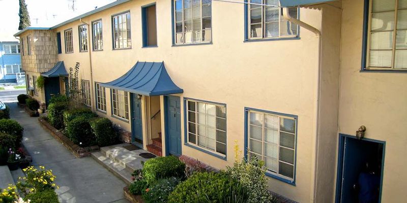 Sacramento Apartment: 2424 P St