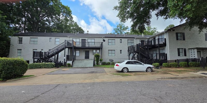 Montgomery Apartment: 2642 E 3rd St