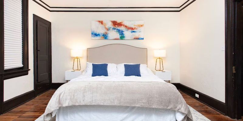 Montgomery Apartment: 1531 S Court St