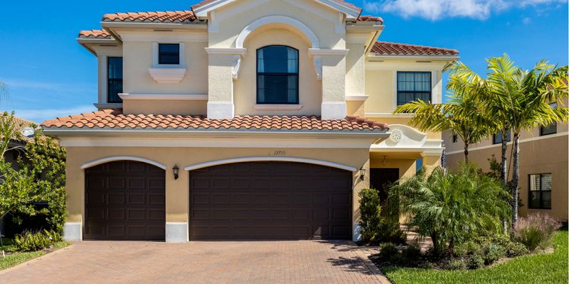 Naples House: 13755 Luna Drive