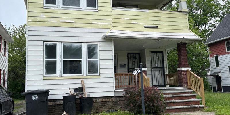 Cleveland Apartment: 3252 E 118th St