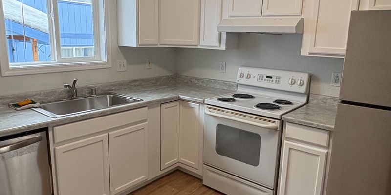 Anchorage Apartment: 366 Flower St