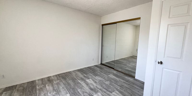 Glendale Apartment: 1117 Elm Ave