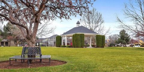 Heritage Commons park.jpg