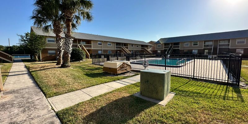 Melbourne House: 188 Berkshire Ln