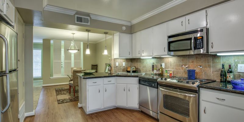 Houston Apartment: 700 Kuhlman Rd