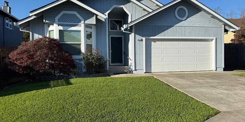 Windsor House: 9453 Jessica Dr