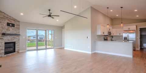 127KinseyLivingRoom2.jpg