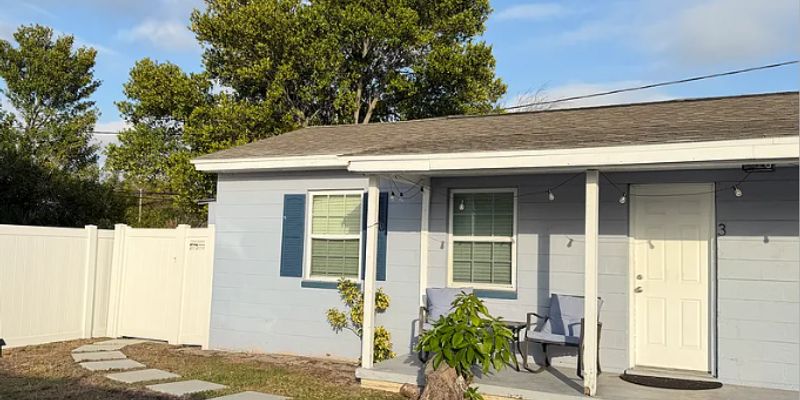 Clearwater Apartment: 401 S Mars Ave