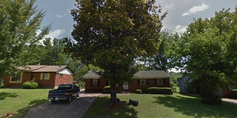 Memphis House: 269 Lillian Drive