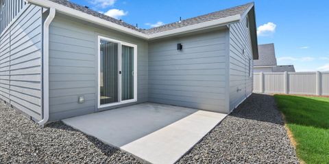 24-Backyard.jpg