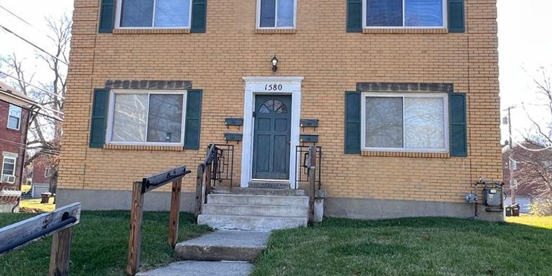 Kettering Apartment: 1580 Glenbeck Ave