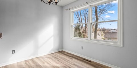 08-124 937 23rd Ave.jpg