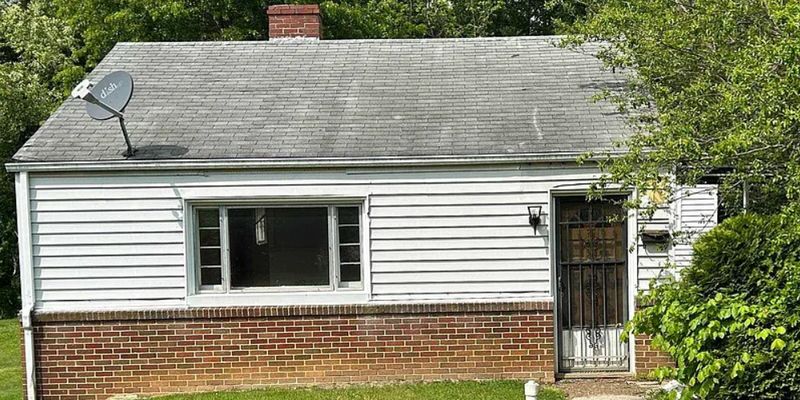 Christiansburg House: 460 Stuart St