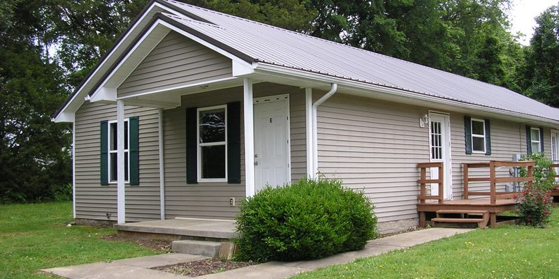 Bowling Green Apartment: 4490 Woodstone Dr