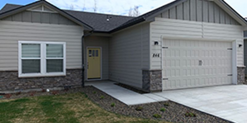 Meridian House: 846 North Ash Pine Way