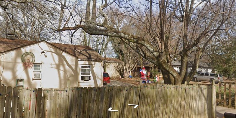 Gainesville House: 26 Rider Drive