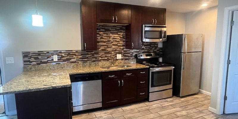 Denver Apartment: 980 S Dexter St