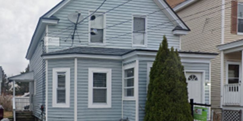 Lowell House: 31 Sarah Ave