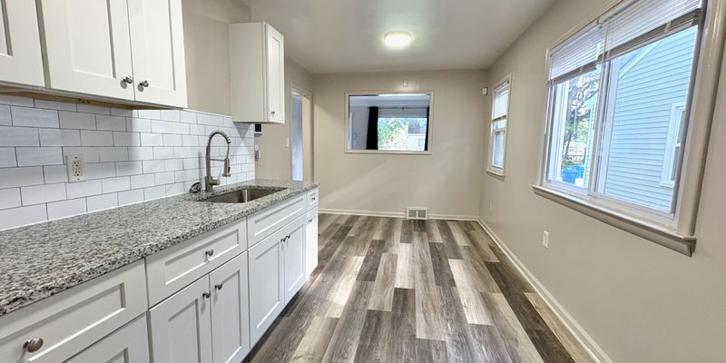 Warren House: 8418 Jackson Ave