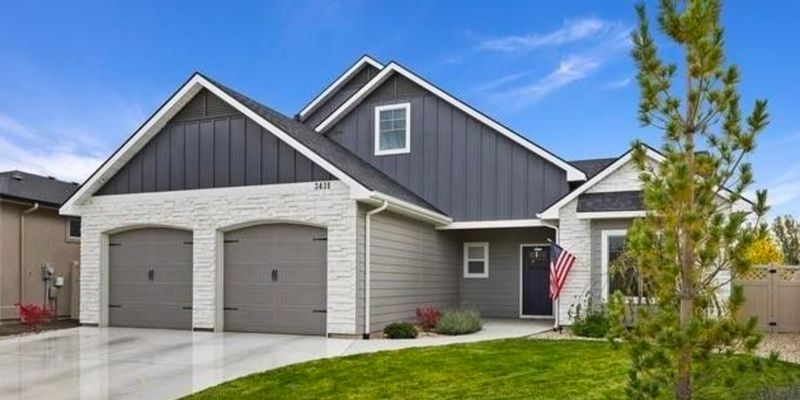 Meridian House: 3431 W Lesina St