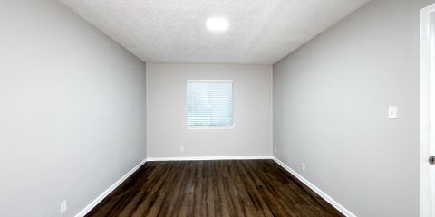 02e-bed.jpg