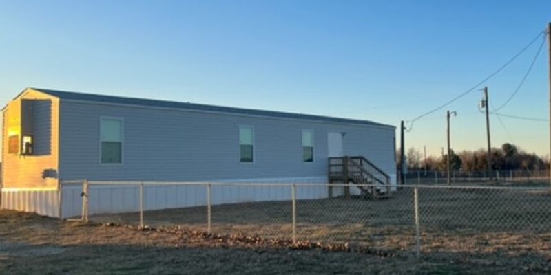 Bullard House: 11416 County Rd 152 W