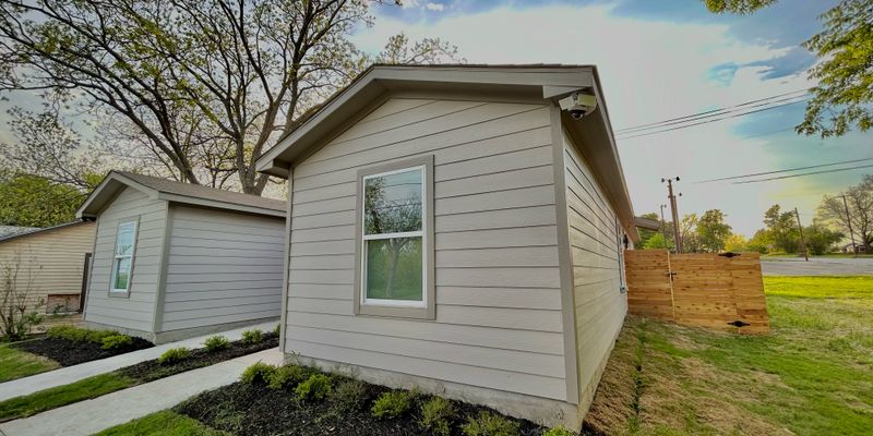 Temple Apartment: 1204 S 12th St