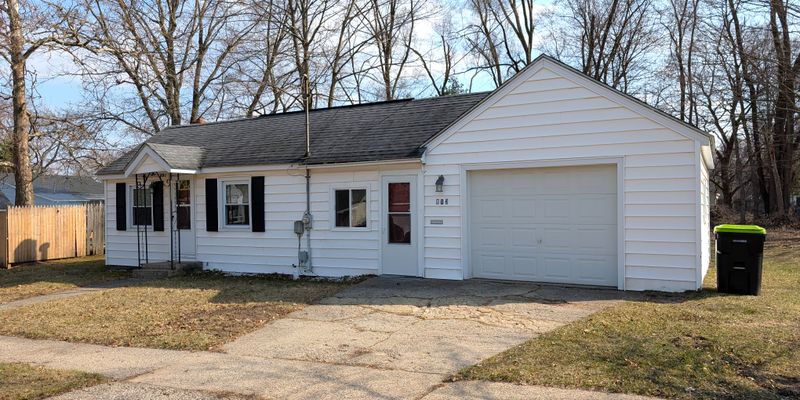 Greenville House: 813 E Pearl St