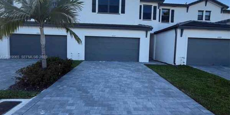 Dania Beach House: 4957 Oakmont Dr