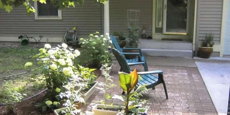 Spring Lake House: 14875 Timber Ln