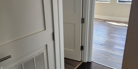 primary  entry to bedroom.jpg