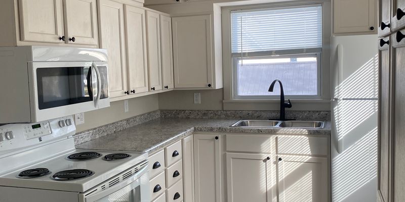 Fairfield Apartment: 201 W Jefferson St