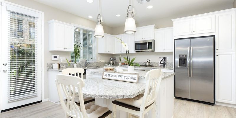 San Marcos House: 558 Moonlight Dr