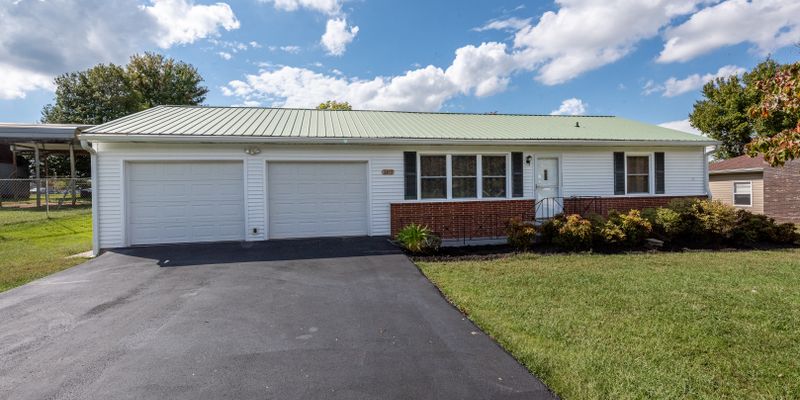 Knoxville House: 3513 June St