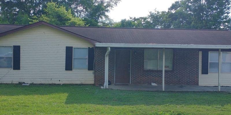 Headland House: 108 First Family Dr