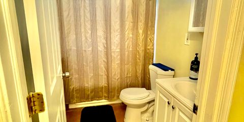 4716. B Bathroom 01.jpg